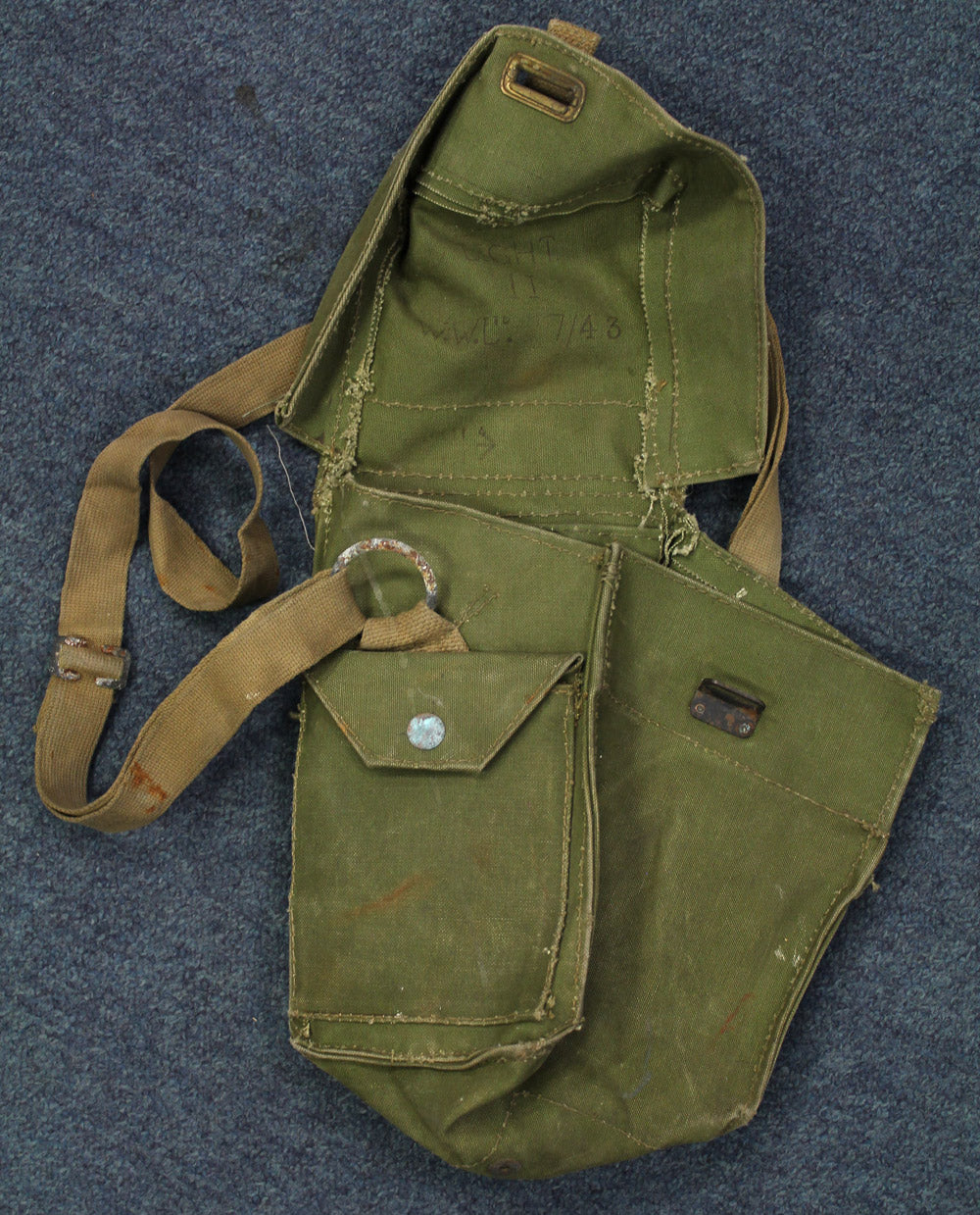 1940s GREEN GAS MASK CASE