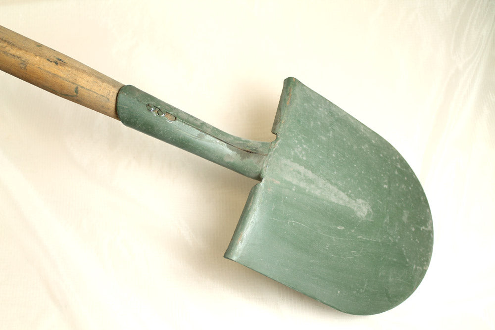 MILITARY PIONEER SHOVEL