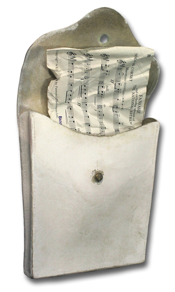 GUARDSMAN WHITE LEATHER MUSICIAN'S POUCH DATED 1978