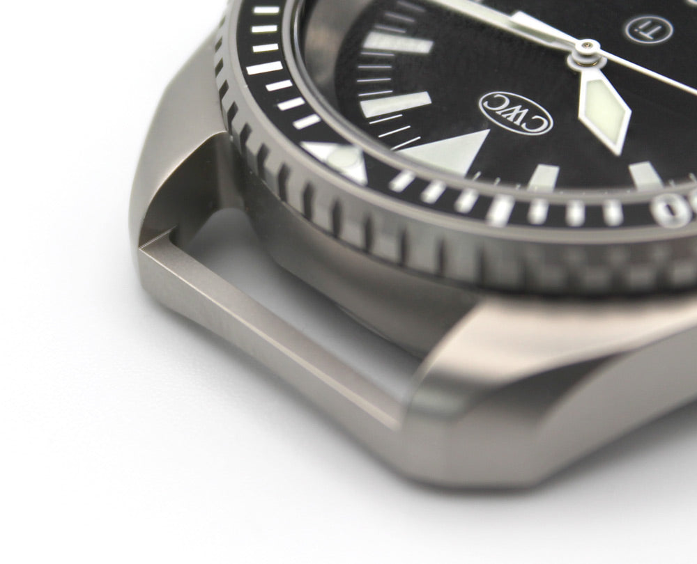 CWC TITANIUM QUARTZ DIVERS WATCH TI300 QS120 - TITANIUM FIXED BAR