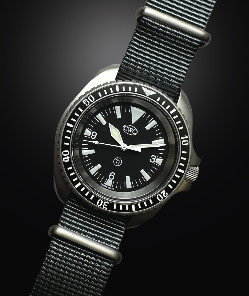 CWC TI300 TITANIUM 5 QUARTZ DIVERS WATCH