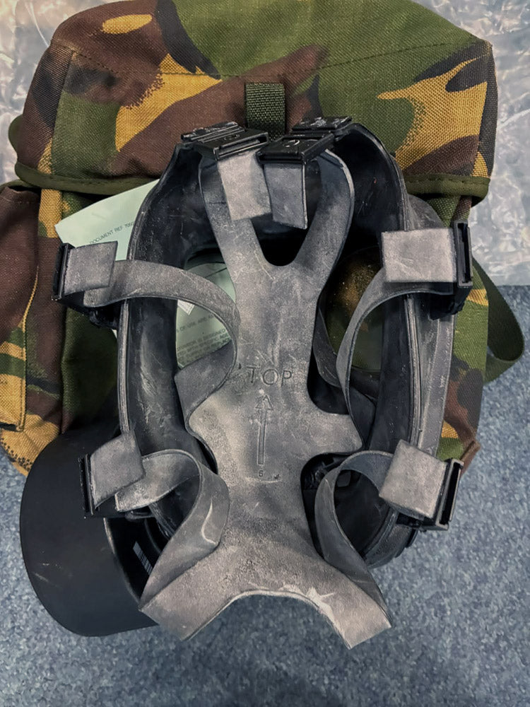 BRITISH ARMY S10 GAS MASK NBC RESPIRATOR - BACK