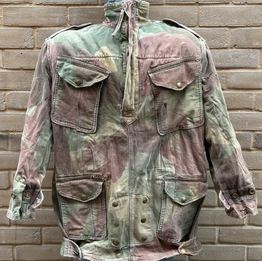 AIRBORNE DENISON SMOCK DATED 1945 - REPAIRED (REF: 3)