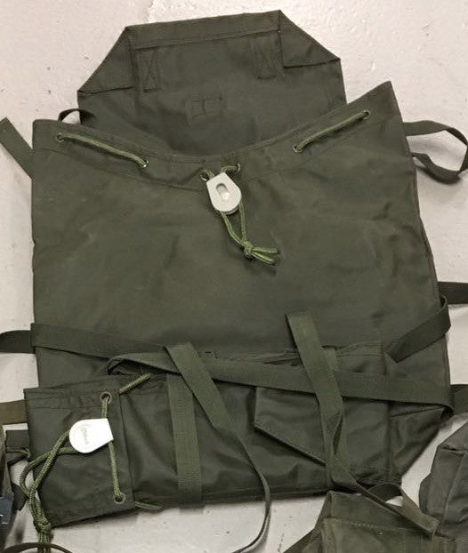 1972 PATTERN NYLON REAR PACK - Silvermans
- 4