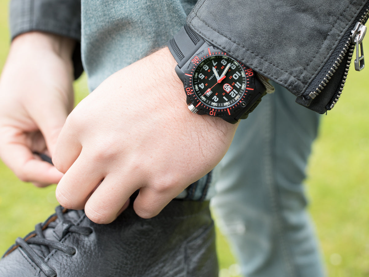 LUMINOX 8895 BLACK OPS WATCH - MODELLED