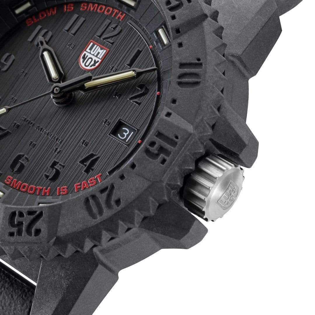 LUMINOX XS.3801.SIS.SET WATCH - CROWN DETAIL
