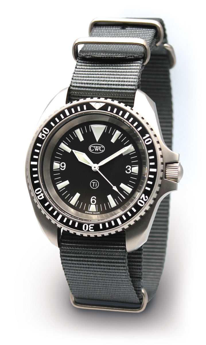 CWC TITANIUM QUARTZ DIVERS WATCH TI300 QS120