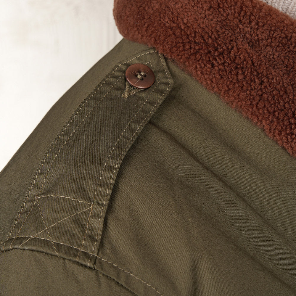 PIKE BROTHERS 1943 B10 FLIGHT JACKET - EPAULETTE DETAIL