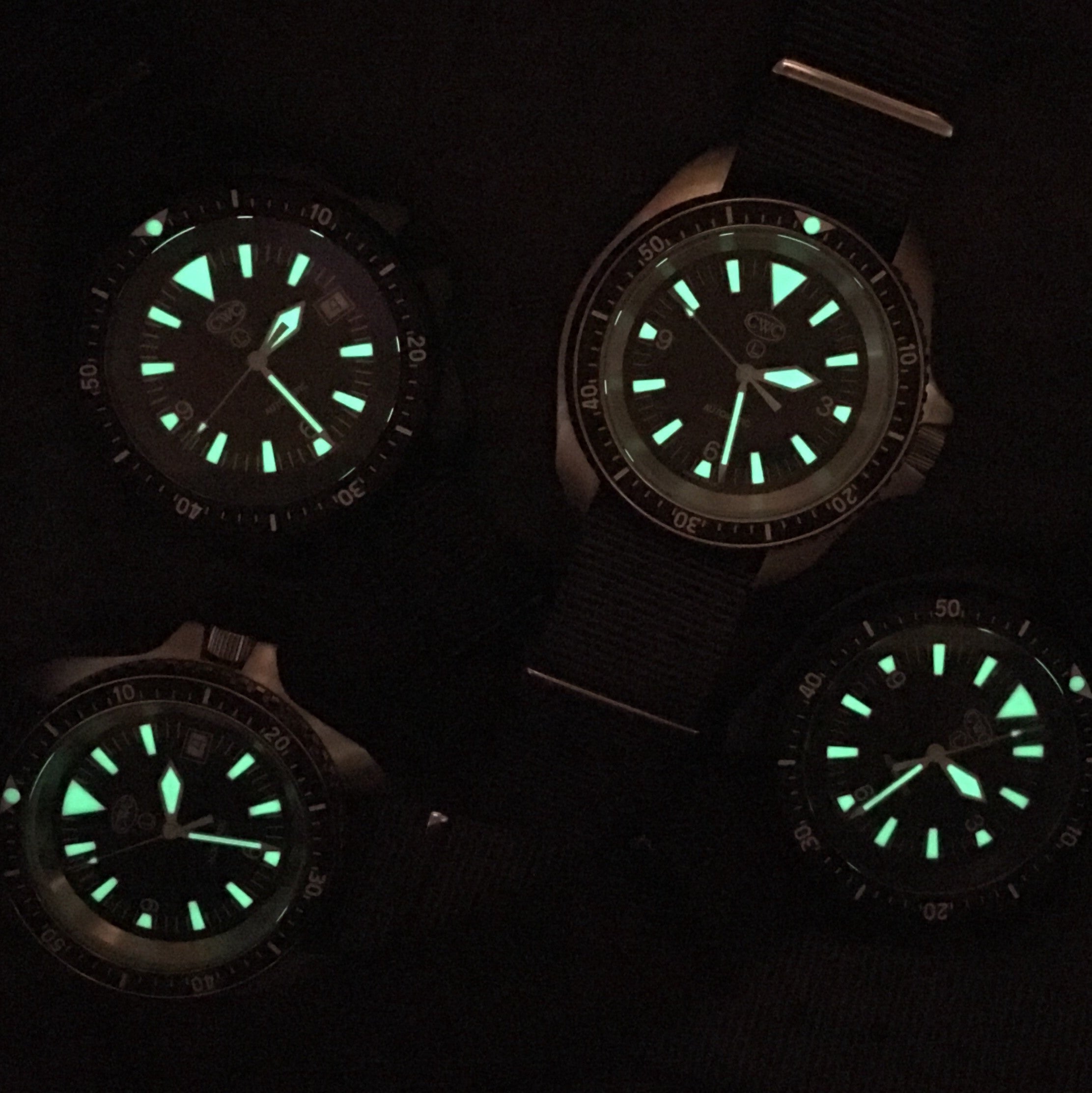 DIVERS WATCHES - GLOWING