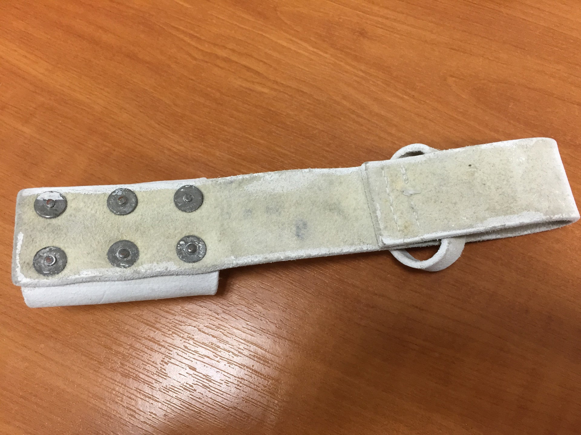 WHITE BUFF LEATH. BAYONET FROG - Silvermans
 - 2